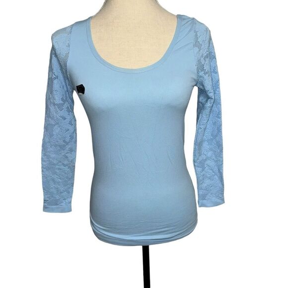 NWT Live Love Dream Solid Blue 3/4 half sleeve Active Stretchy Spandex Top M/L - Picture 1 of 9